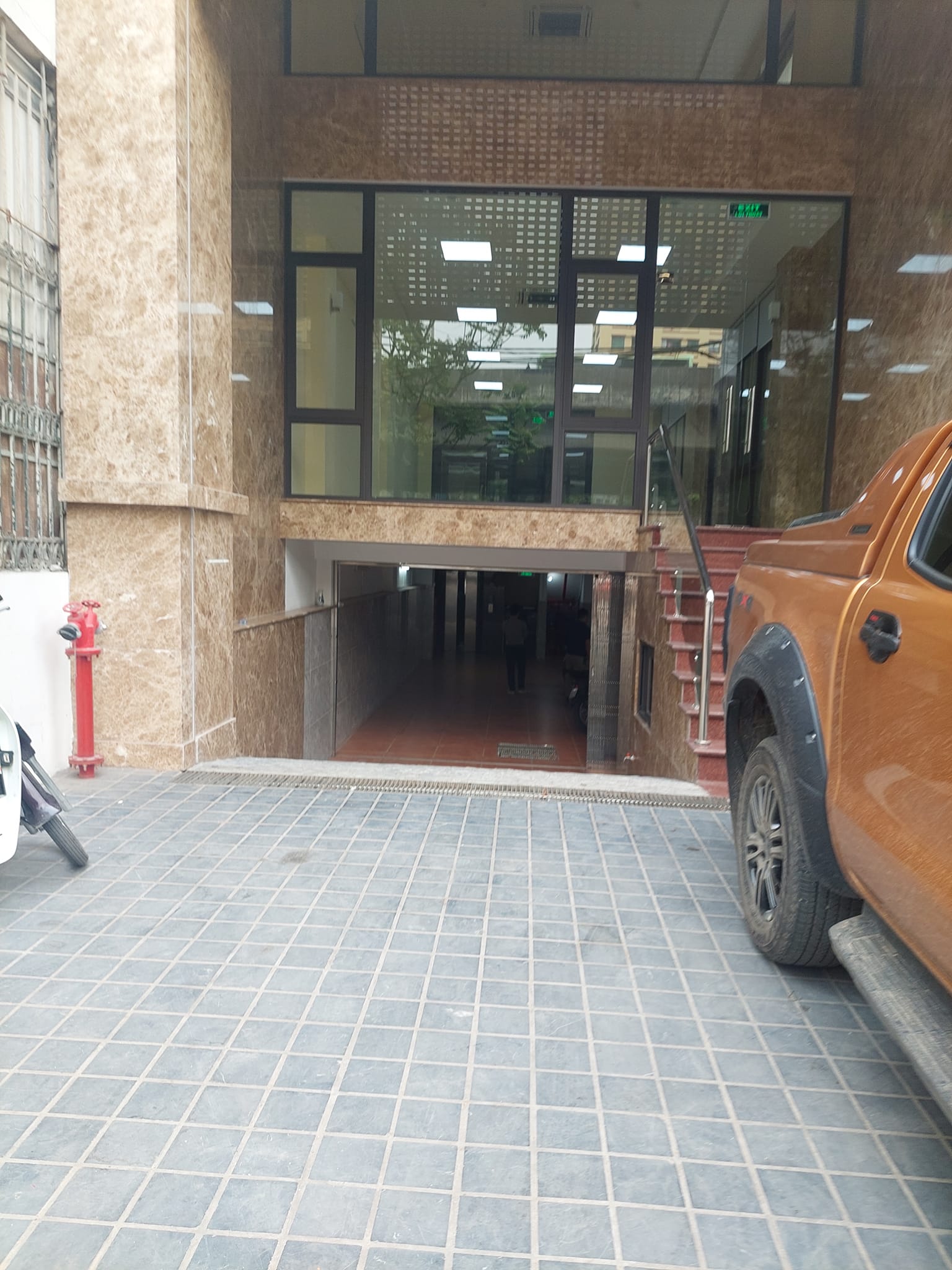 Chính chủ bán tòa nhà Văn Phòng, Lê Trọng Tấn, Thanh Xuân. DT 182m, MT 5.6m.