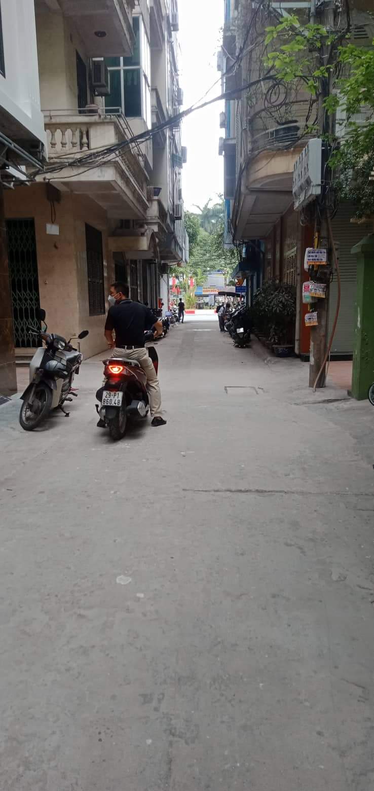 HOÀNG QUỐC VIỆT-CẦU GIẤY- GARA OTO TRÁNH- LÔ GÓC- NHÀ MỚI- KINH DOANH- ĐIỀU HÒA ÂM TRẦN- HƠN 15TY *Ms: QV414