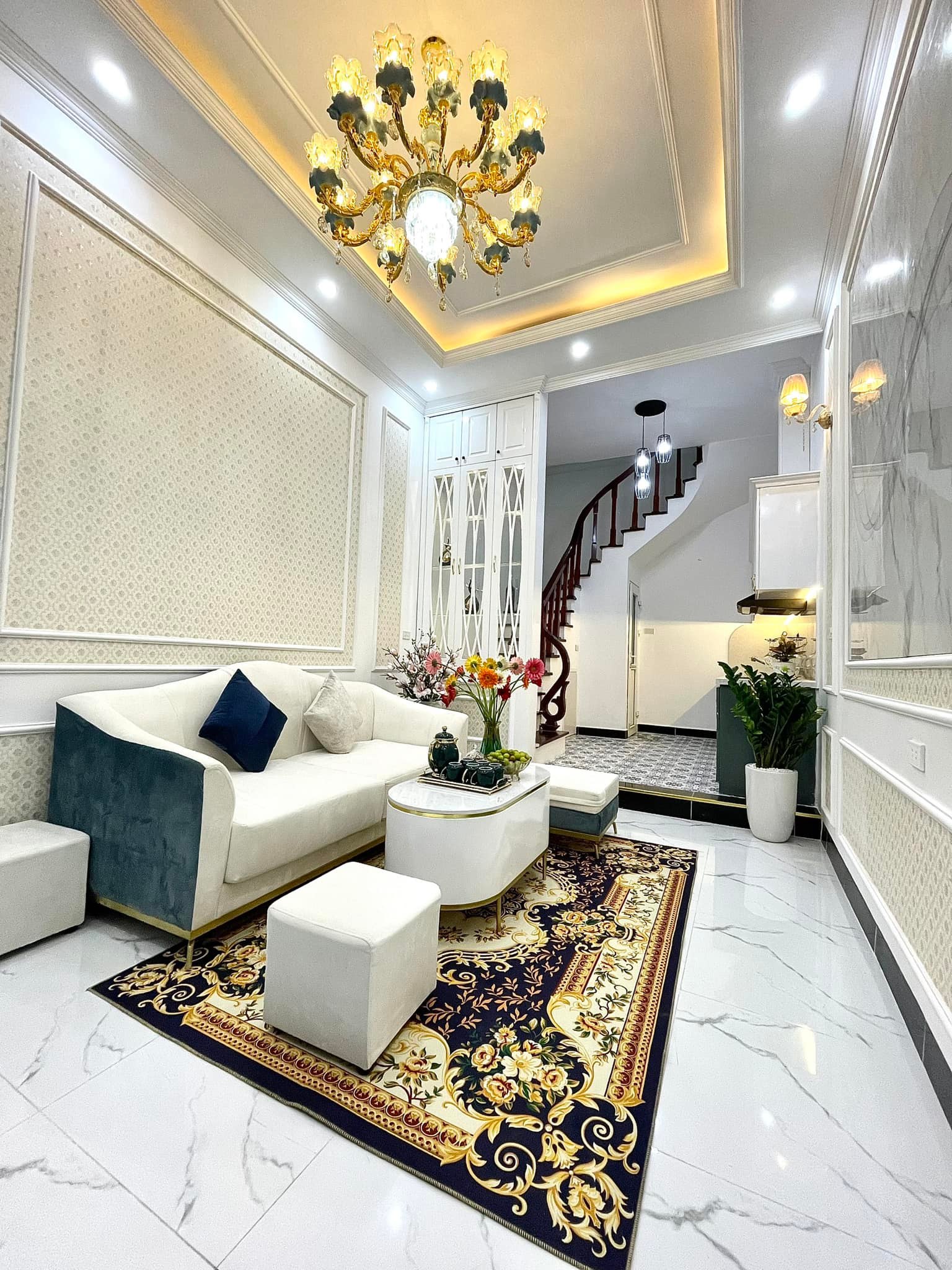 Bán nhà Bùi Xương Trạch, Thanh Xuân , 38Mx 6T, MT4, giá 6.8 tỷ kinh doanh, Audi đỗ cửa