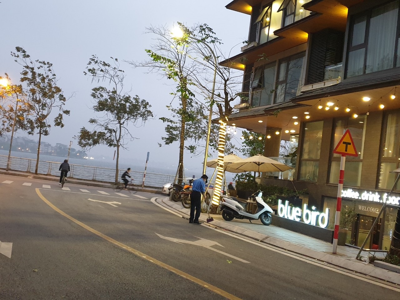 BÁN NHÀ MẶT PHỐ VÕNG THỊ, TÂY HỒ, DT 188M2 x MT 14.5M, VỈA HÈ RỘNG, GIÁP HỒ TÂY, 65 TỶ