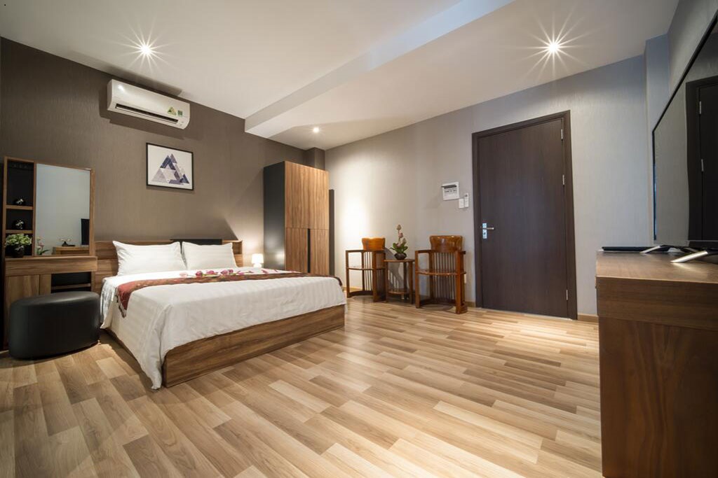 BÁN TÒA APARTMENT ĐƯỜNG NGHĨA TÂN, DT 140M2 x MT 10M, 8T THANG MÁY, LÔ GÓC, OTO TRÁNH, 29.9 TỶ