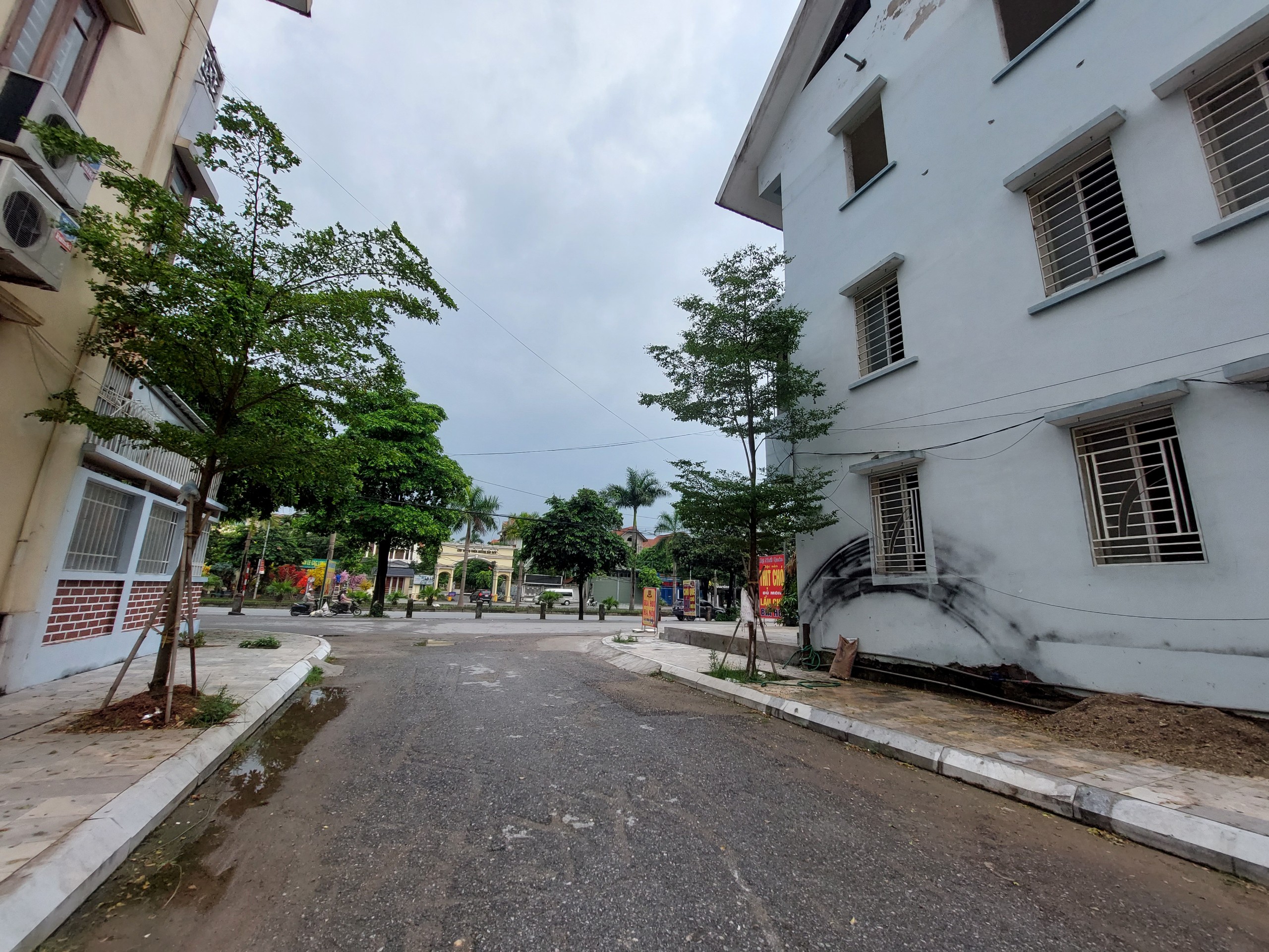 MẶT PHỐ kinh doanh, BIỆT THỰ L4 ở sướng, 135M2 mặt Lê Trọng Tấn, Thiên đường Bảo Sơn, Geleximco A