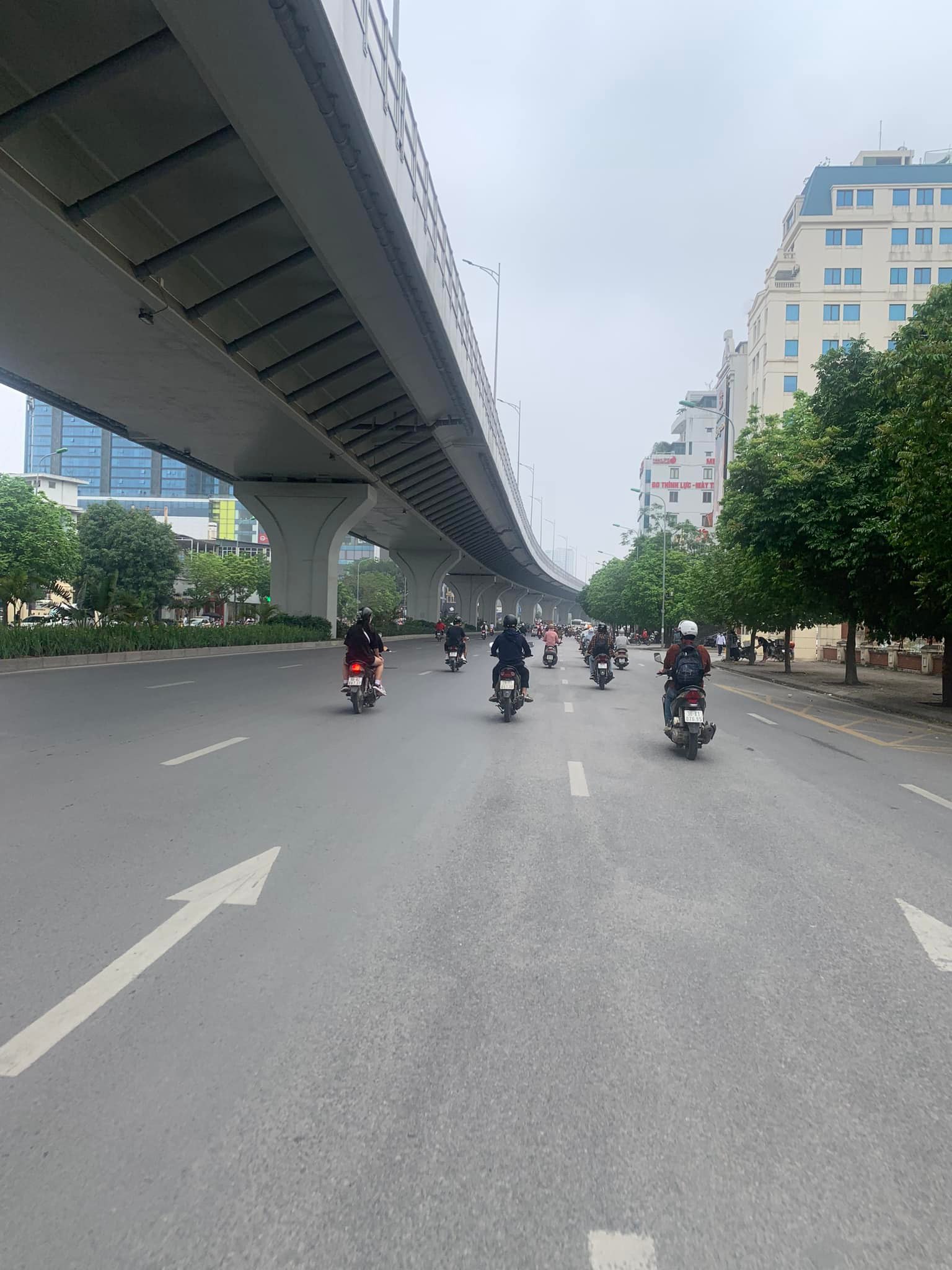 Nhà Trường Chinh, Kinh Doanh, Ô Tô DT 45m 5 Tầng MT Rộng Giá 9.6 Tỷ, LH 0918899855