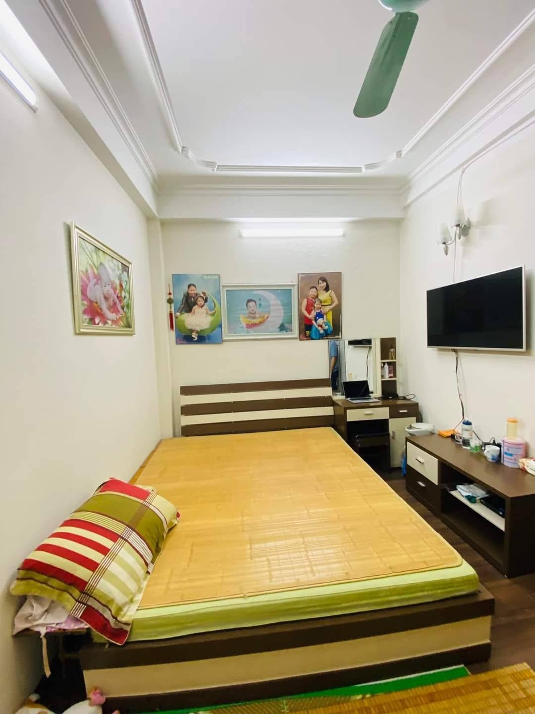 Bán nhà Khương Trung 70m2 4 tầng giá 6 tỷ LH em Vân 0384365907