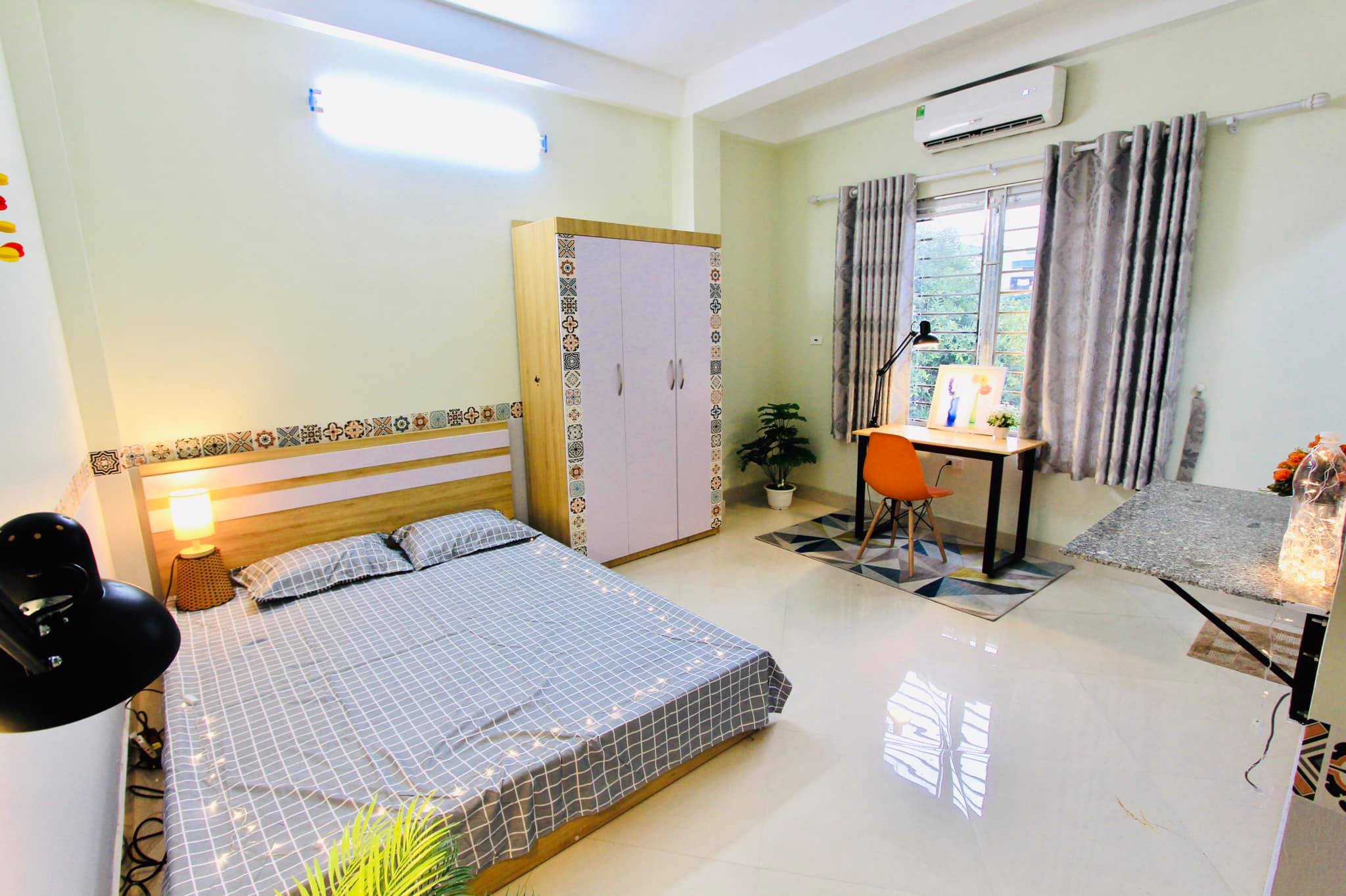 BÁN CHUNG CƯ MINI, PHỐ TRẦN THÁI TÔNG, ÔTÔ TRÁNH, 70*7, H/S 80 TR, VỈA HÈ 10M, NHỈNH 13 TỶ