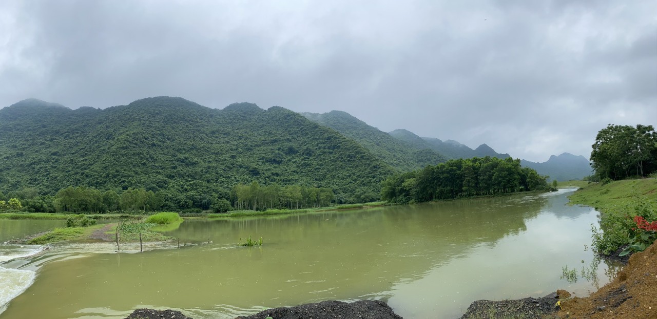 Bán lô góc 2 mặt tiền bám hồ giá đầu tư