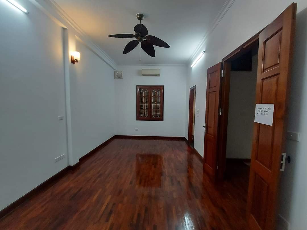 Bán Nhà Đẹp 6 Ngõ 111 Phố Cù Chính Lan – Trường Chinh, Ô Tô Đỗ Cửa, DT: 49m/5 Tầng/5.75 Tỷ
