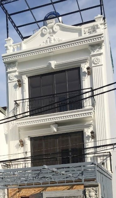 Bán gấp nhà Nguyễn Văn Cừ Long Biên, sân Ô TÔ, 80m2, MT 5.6m, mới đẹp ở ngay, giá nhỉnh 7 Tỉ ( Có TL )