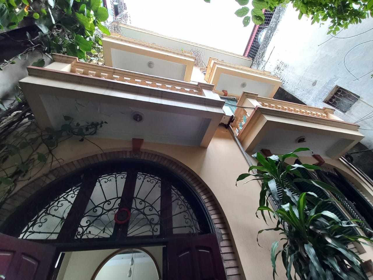 Bán Nhà Lò Đúc Địa Thế Vàng Tâm Điểm Kết Nối Trung tâm Thủ Đô DT 110m2 x 3 T mt 8m2 giá 10 tỷ