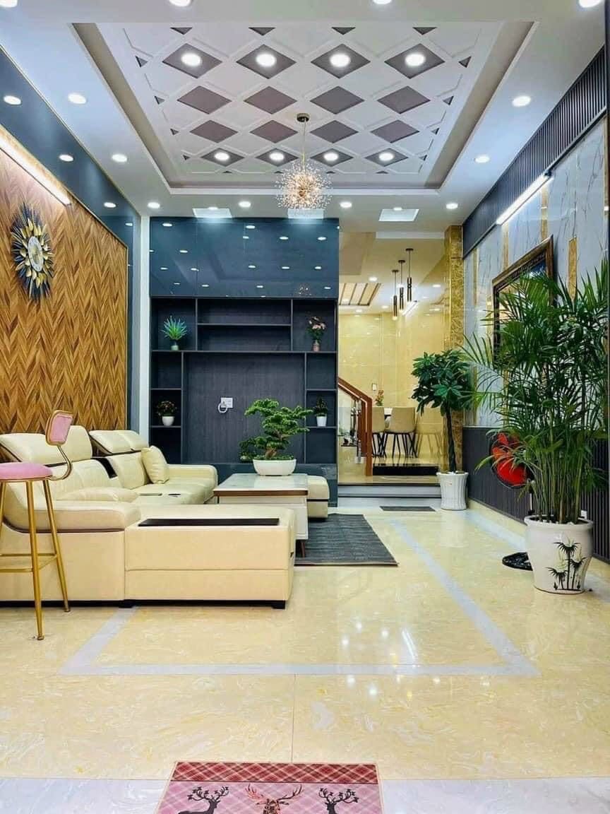 Bán Nhà Vạn Bảo Dòng Tiền 3 tỷ/năm, Ba Đình, 120m2,Thang Máy, MT8m, Ô Tô Đỗ, Chỉ Hơn 42 Tỷ