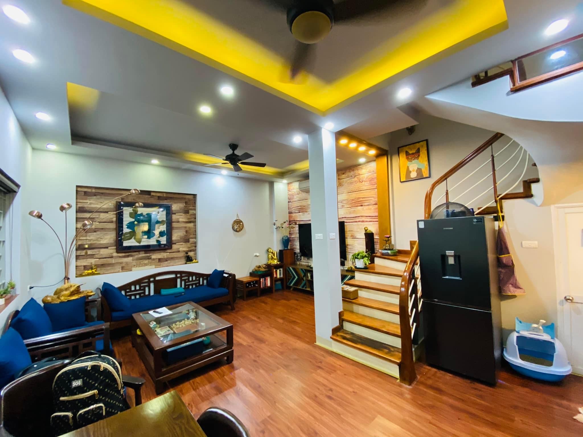 Đông Tác - Nhà đẹp long lanh - Lô góc 2 mặt thoáng - Ngõ sạch se. - cách mặt phố chỉ 30m