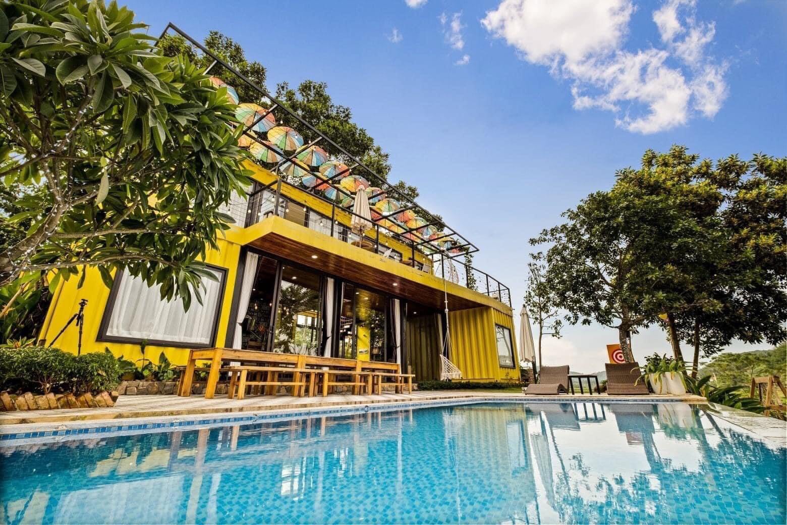 Bán gấp VILLA Ba Vì, View hồ siêu đẹp, 440m2, dòng tiền ổn định 100 triệu/tháng, Giá rẻ 6,2 tỷ