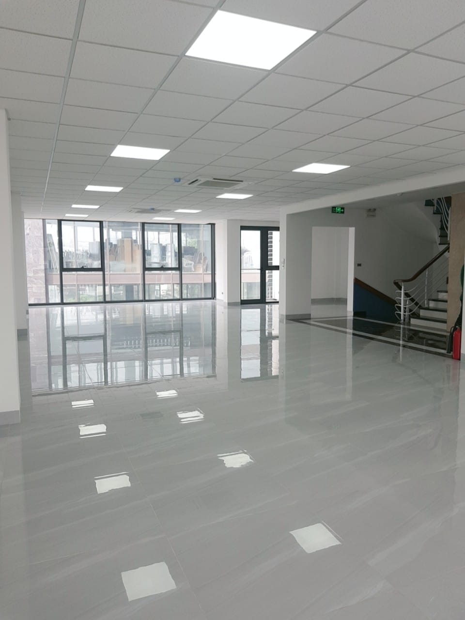 Mặt phố Lạc Long Quân - Gần Hồ Tây - 170m2 - 6 tầng thang máy - MT 8m - Vỉa hè 9m -50 tỷ