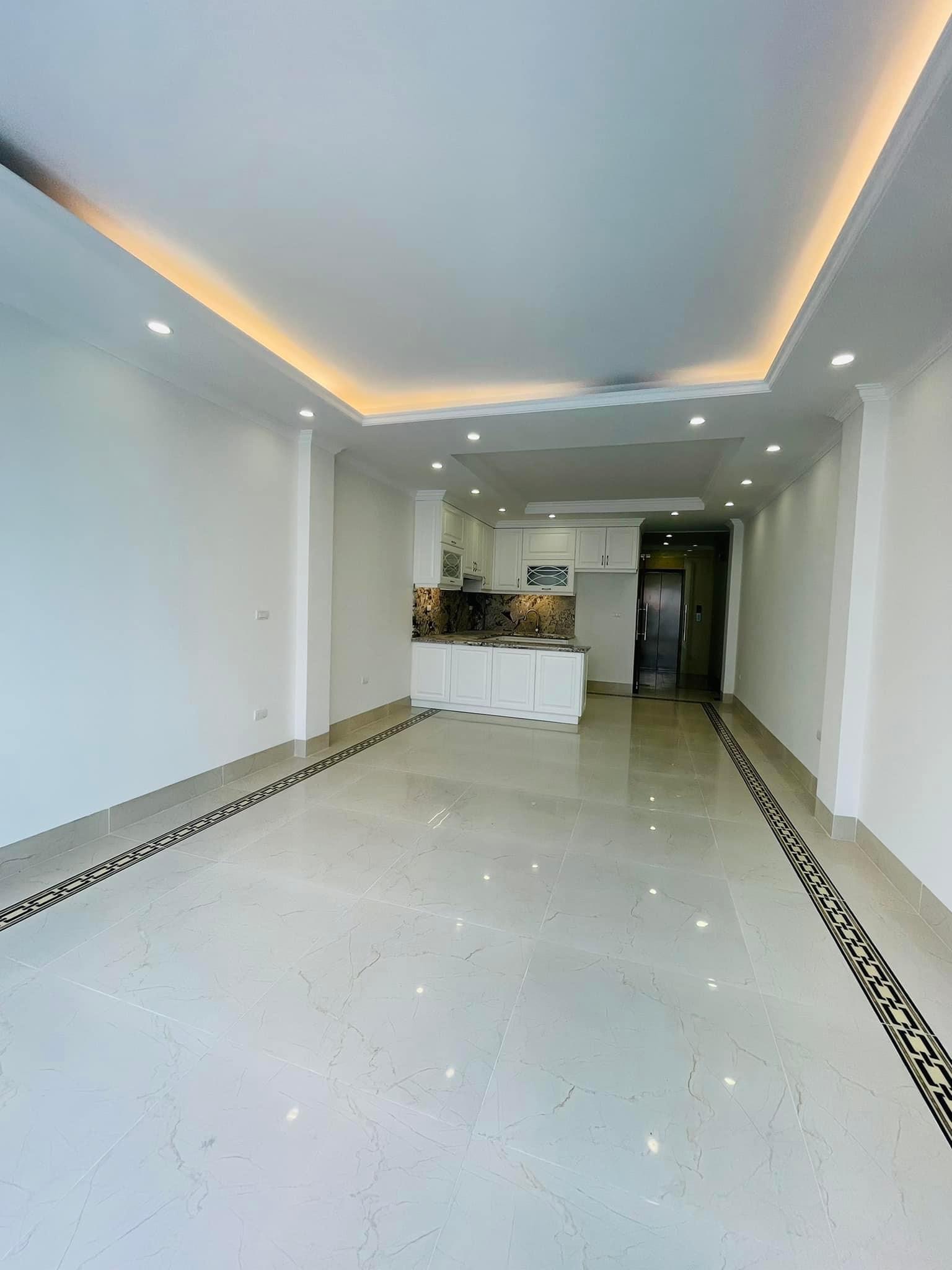 BÁN NHÀ MẶT PHỐ VÍP CẦU GIẤY - VỈA HÈ - KINH DOANH VÔ ĐỐI.