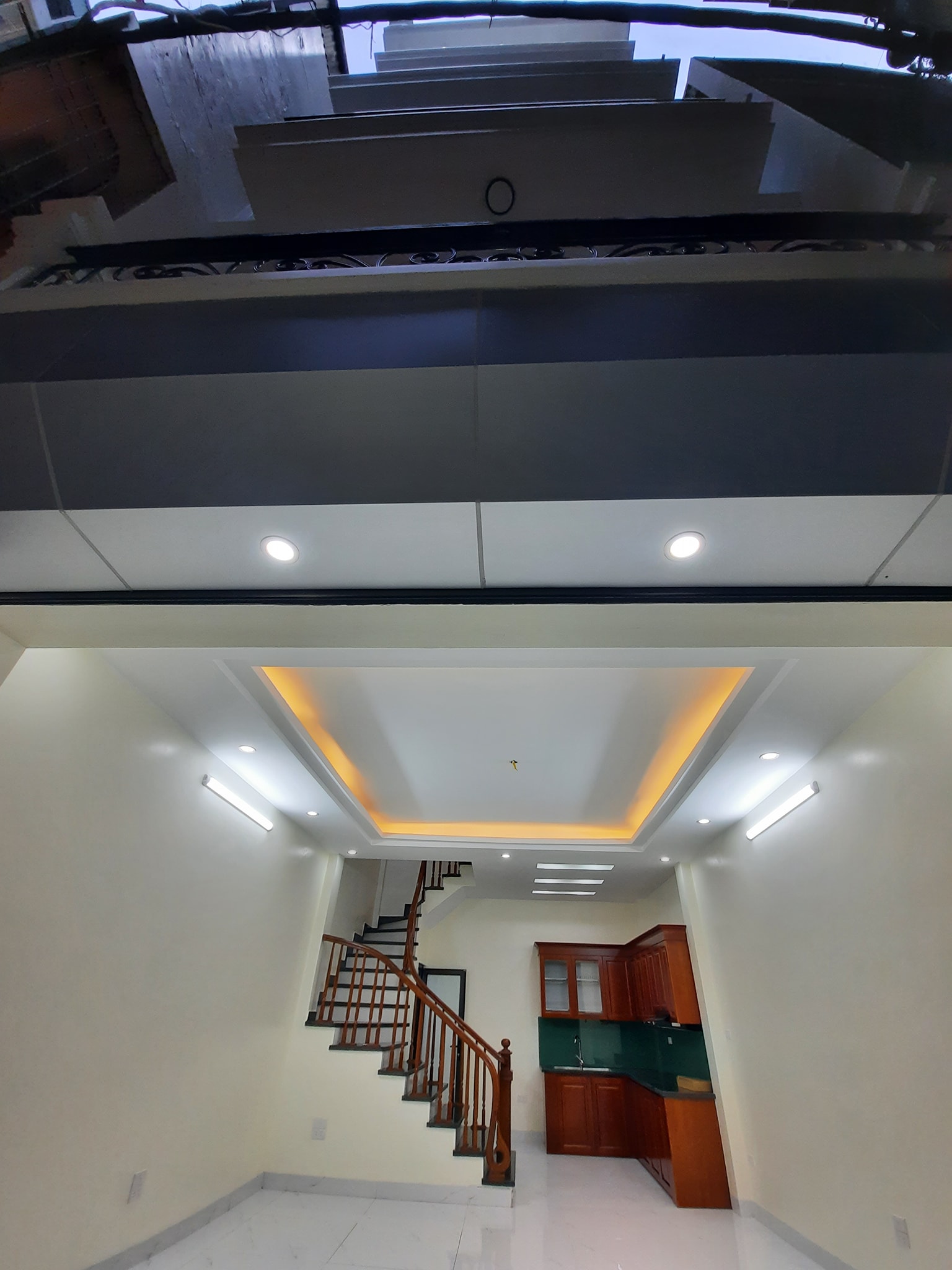 Bán nhà riêng ngõ 197 Hoàng Mai, 40m2 5 tầng, gần ô tô, lô góc,4 tỷ