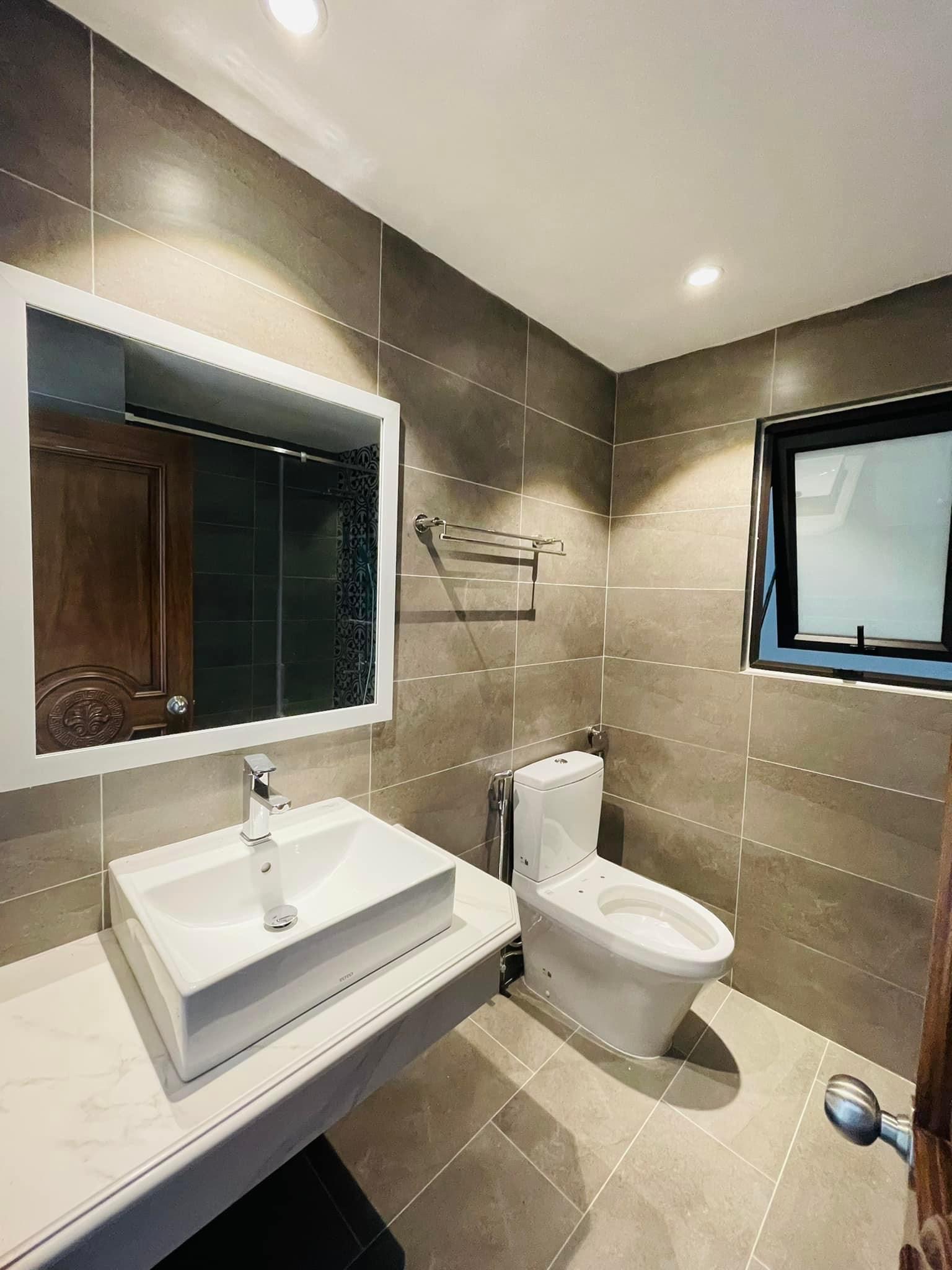 MẶT PHỐ NGUYỄN HOÀNG TÔN TÂY HỒ - THANG MÁY - KD DÒNG TIỀN ĐỈNH.