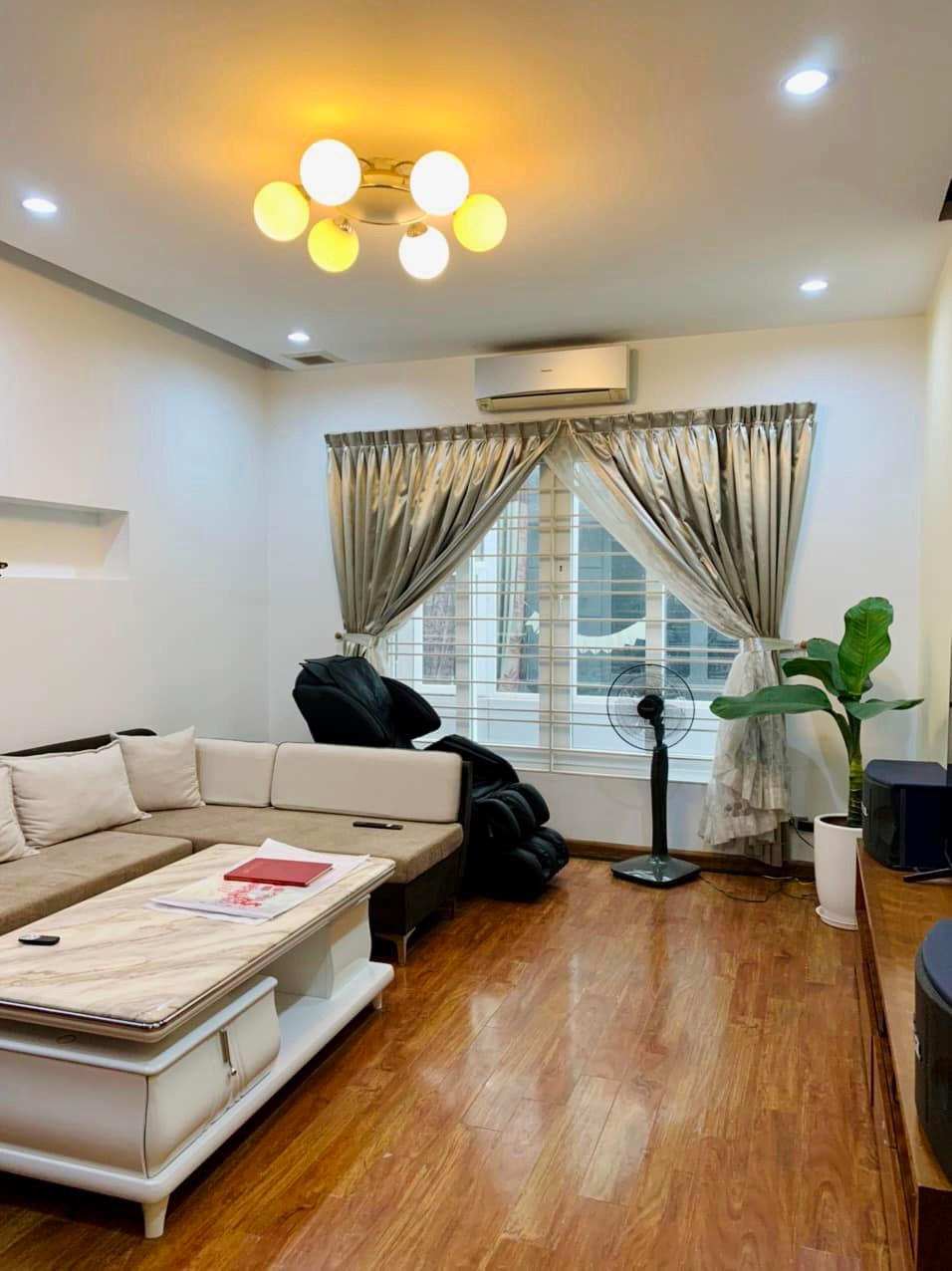 Bán nhà phố Lê Quang Đạo, nhà đẹp ở ngay, Dt 43m2, 4 tầng, 4.3 tỷ.