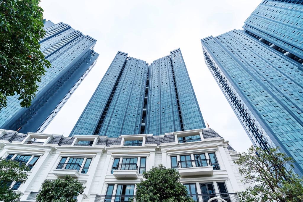 Bán gấp cc cao cấp sunshine city 3 ngủ 103m2 tầng giữa,giá chỉ 55tr/m2.Tặng toàn bộ nội thất cao cấp