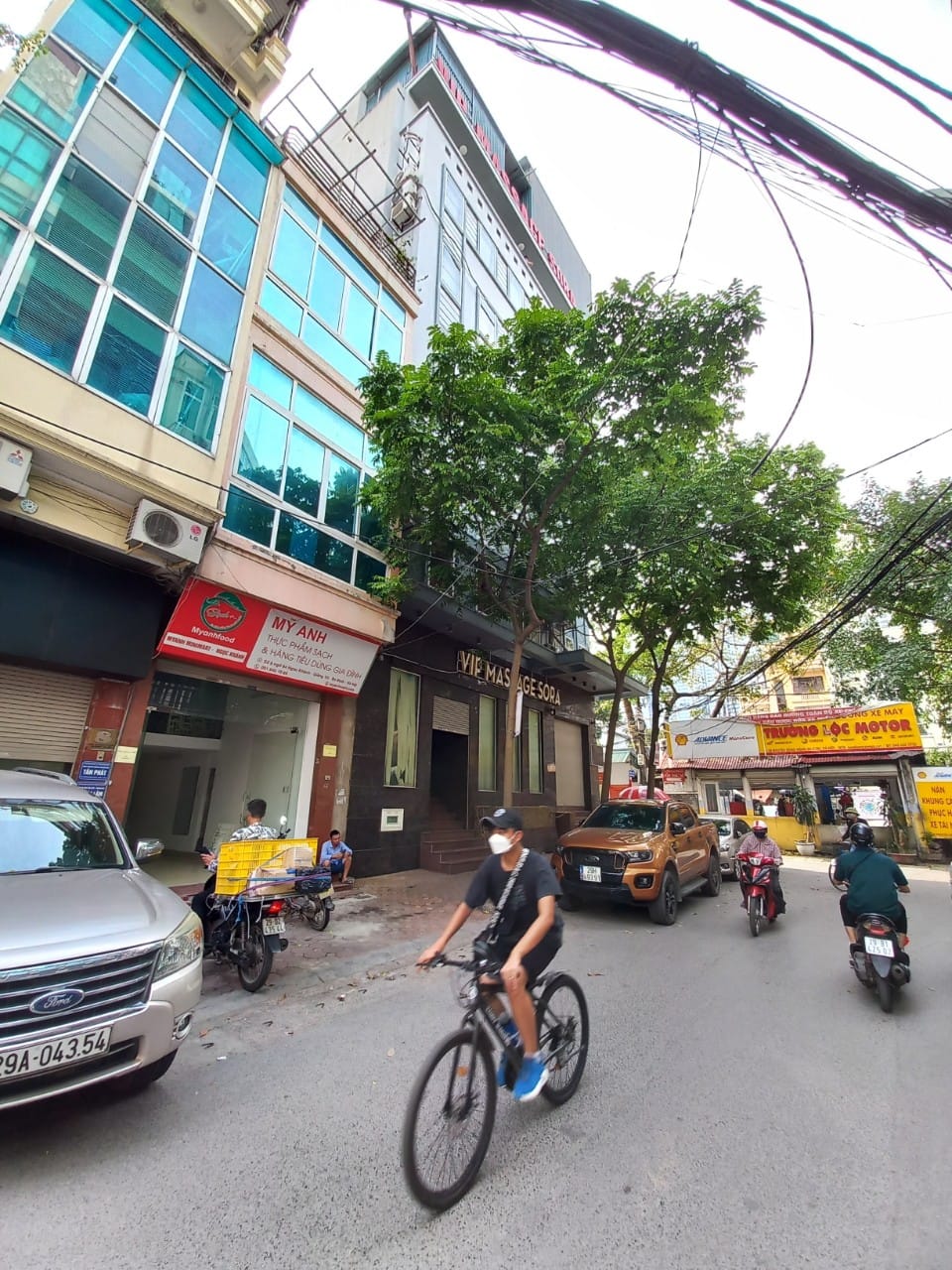 Cho thuê nhà MP Thụy Khuê Ngân hàng Spa 140mx10.5m mặt tiền