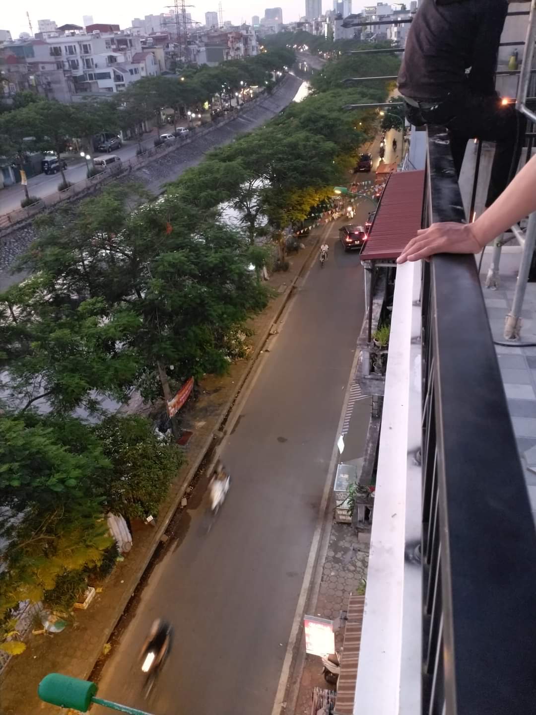 BÁN SIÊU PHẨM MẶT PHỐ, Q HOÀNG MAI - NHÀ MỚI TINH - THANG MÁY TỐC ĐỘ CAO - VỈA HÈ - KINH DOANH