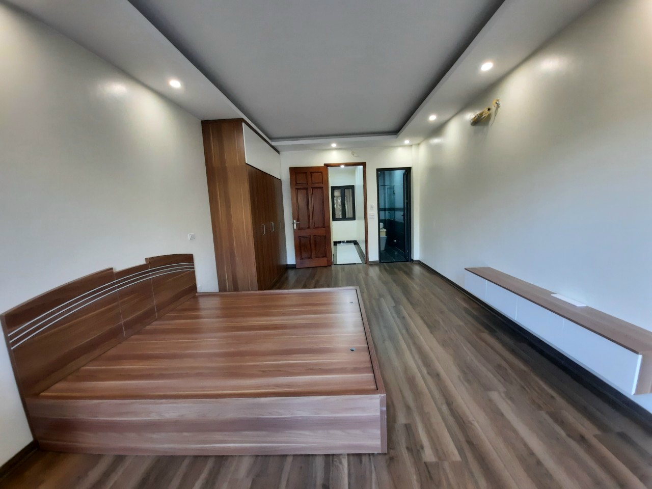 Bán nhà mặt phố Đền Lừ, gần Hồ Đền Lừ, thang máy, ô tô, 80m2 5 tầng, lô góc, nhỉnh 16 tỷ 0949606622.