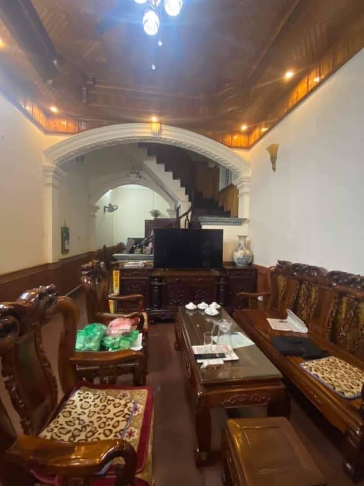 Bán Nhà Đường Láng, Ngõ Thông, Gần Phố, Ô Tô Đỗ Cửa.