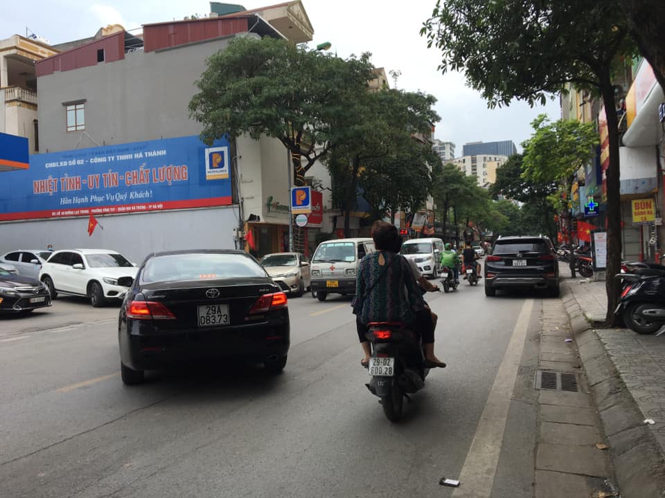 Bán nhà Mặt phố Lạc Trung 68m2 – MT4.5m , 5 tầng 25 tỷ