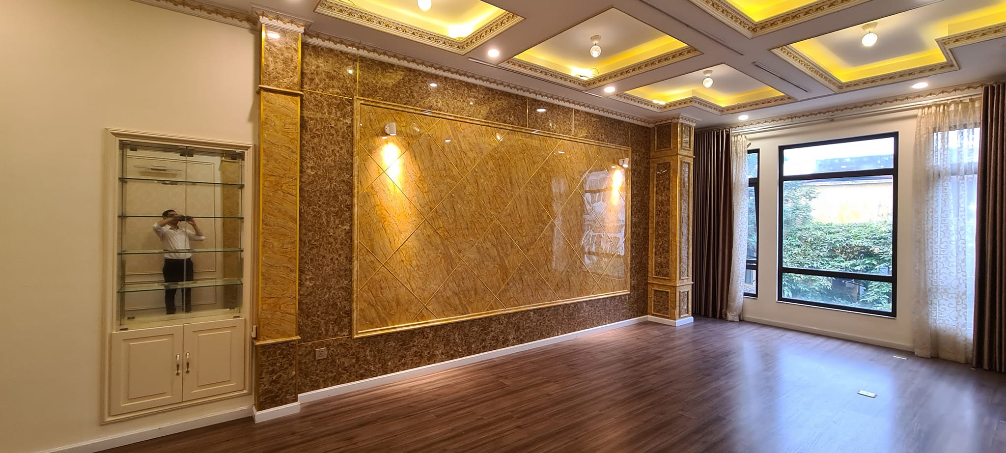 Bán Nhà Liễu Giai Dòng Tiền 3 tỷ/năm, Ba Đình, 130m2,Thang Máy, MT7m, Ô Tô Đỗ, Chỉ Hơn 40 Tỷ