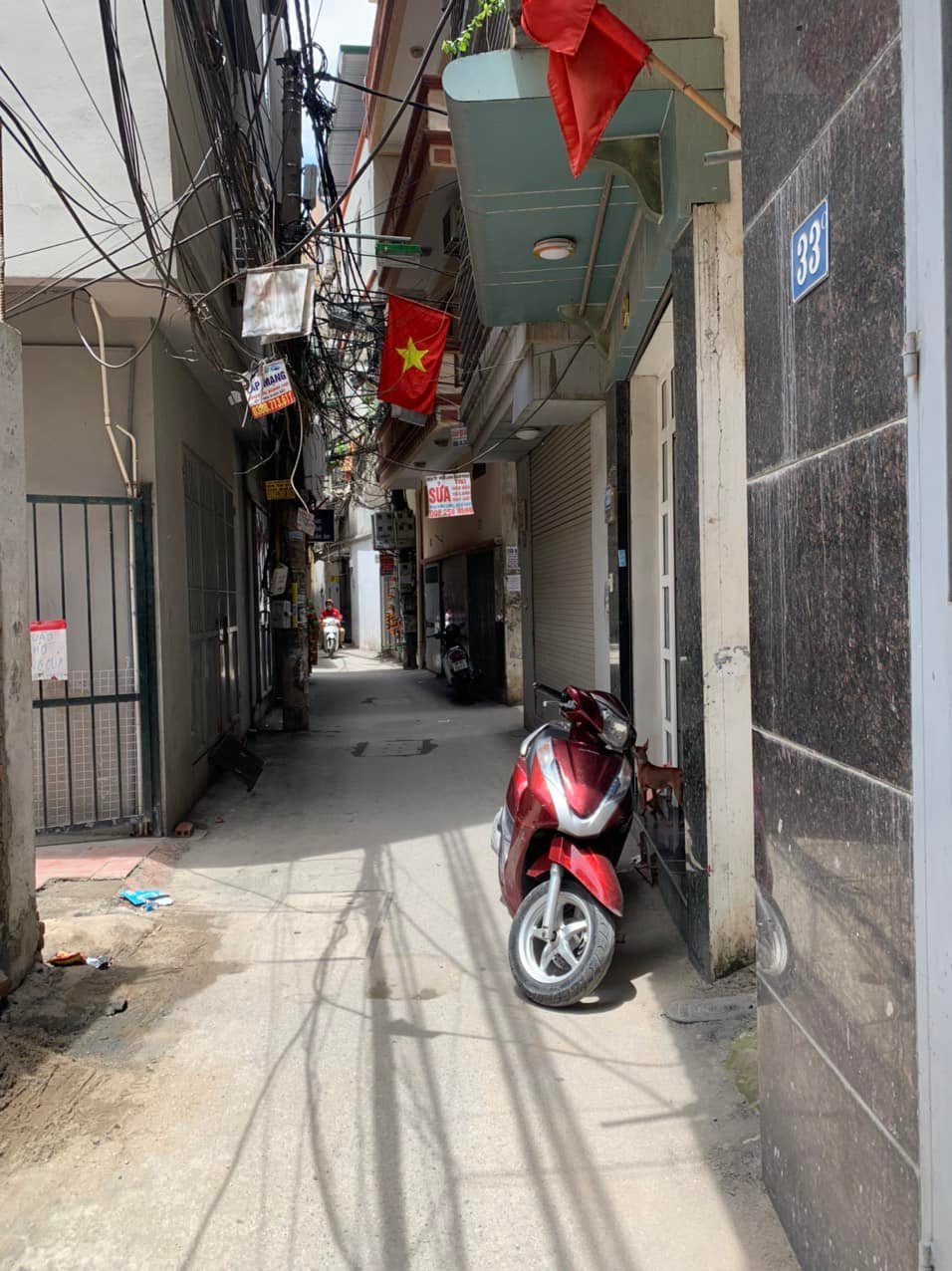 Chỉ với 4.5 tỷ có ngay nhà Trung Kính 44m*5 tầng-ngõ thông-gần phố-gần hồ-gần ô tô