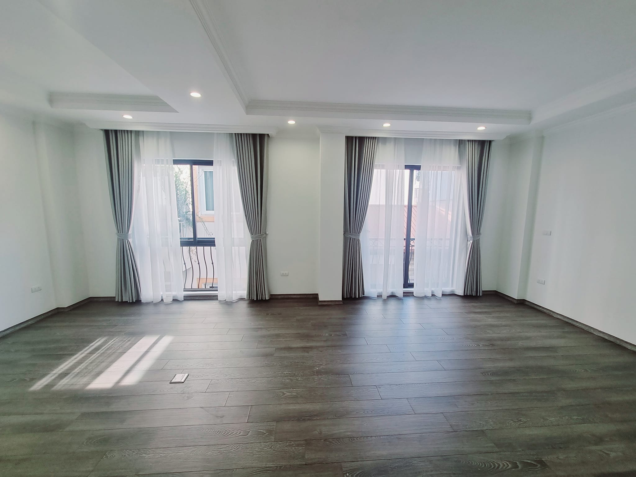 ĐỘI CẤN, 6 TẦNG THANG MÁY, MẶT TIỀN RỘNG, GARA Ô TÔ KINH DOANH, DT 55M2. GIÁ 15 TỶ