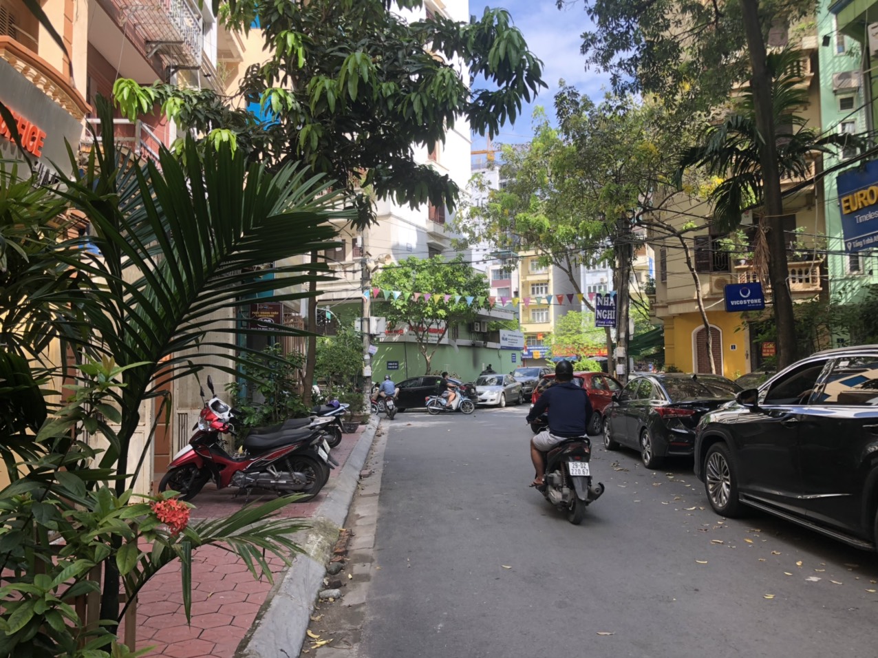 BÁN NHÀ P LÔ TRUNG KÍNH, Q. CẦU GIẤY, 45 M, 5T, Ô TÔ TRÁNH, VỈA HÈ, KDOANH ĐỈNH, GẦN MẶT PHỐ.