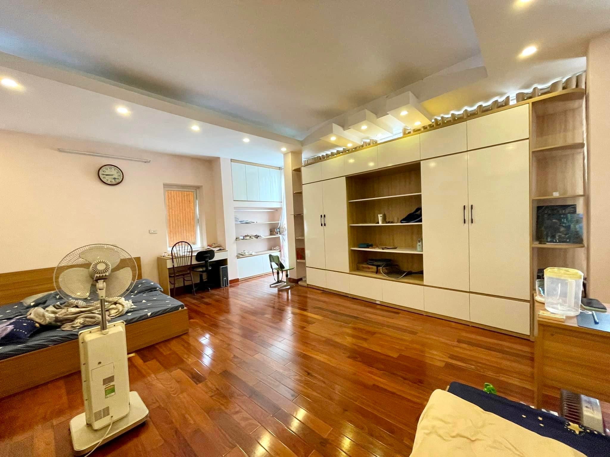 Nhà mặt phố Trần Khát Chân, 142m2 x 5T thang máy, MT 5.4m, giá 63.5 tỷ