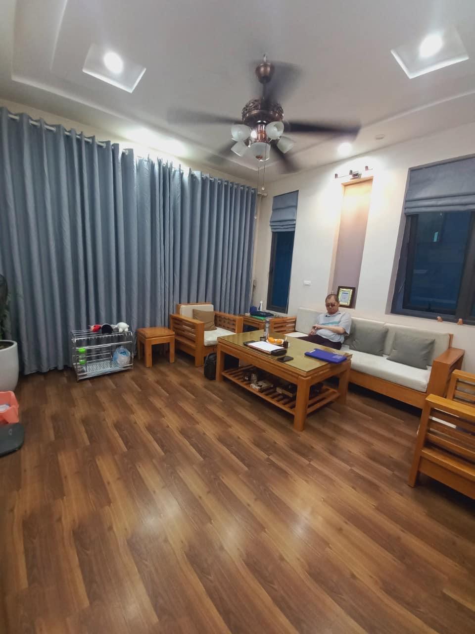 BÁN NHÀ MẶT PHỐ HOÀNG QUỐC VIỆT LÔ GÓC - VỈA HÈ KHỦNG - KD ĐỦ NGÀNH NGHỀ - DÒNG TIỀN TỐT