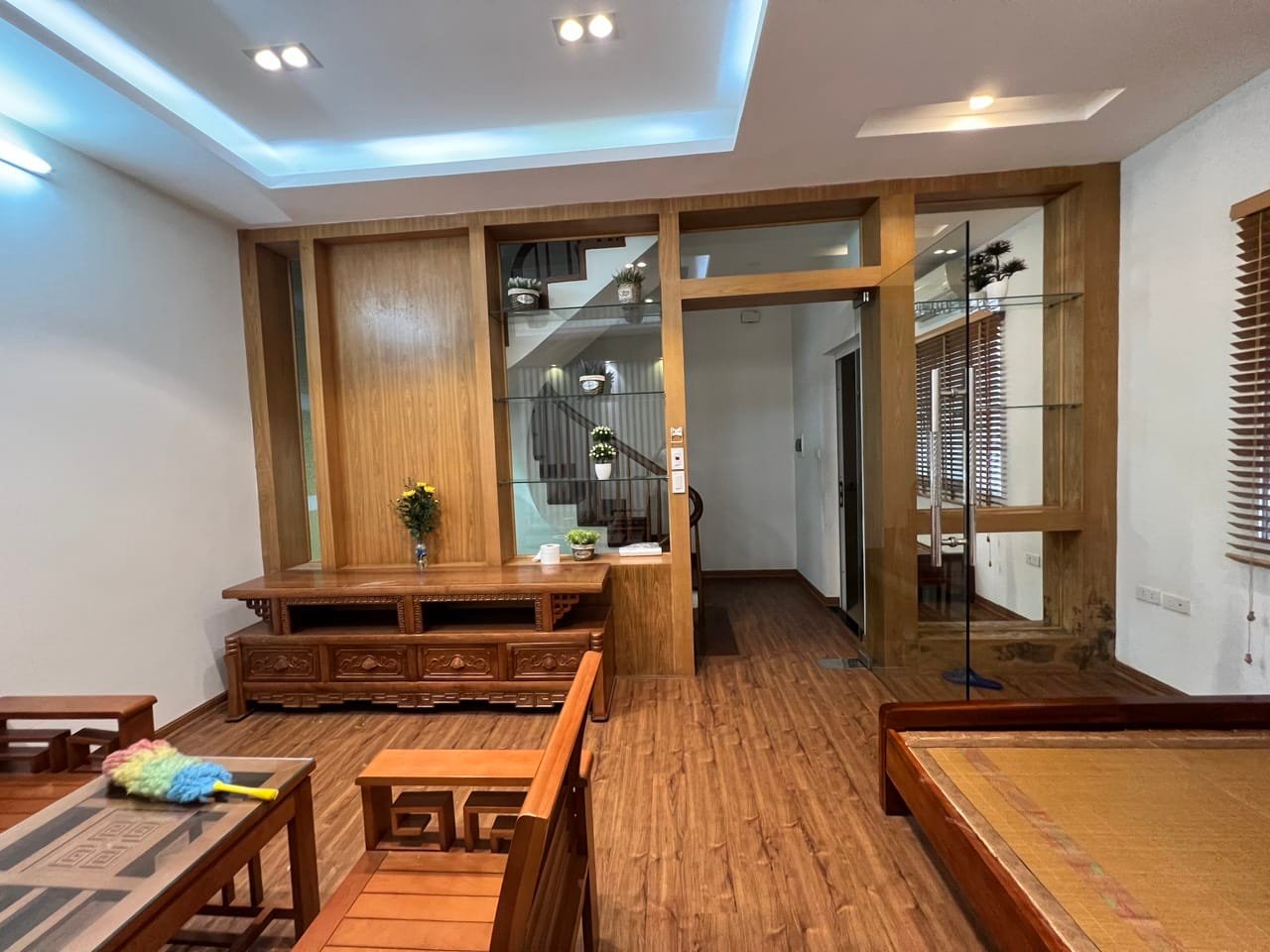 Chưa đến 5 tỷ có ngay nhà Đường Láng 56m-5 tầng-MT 5.6m-nhà ở ngay- ô tô đỗ cổng-gần phố