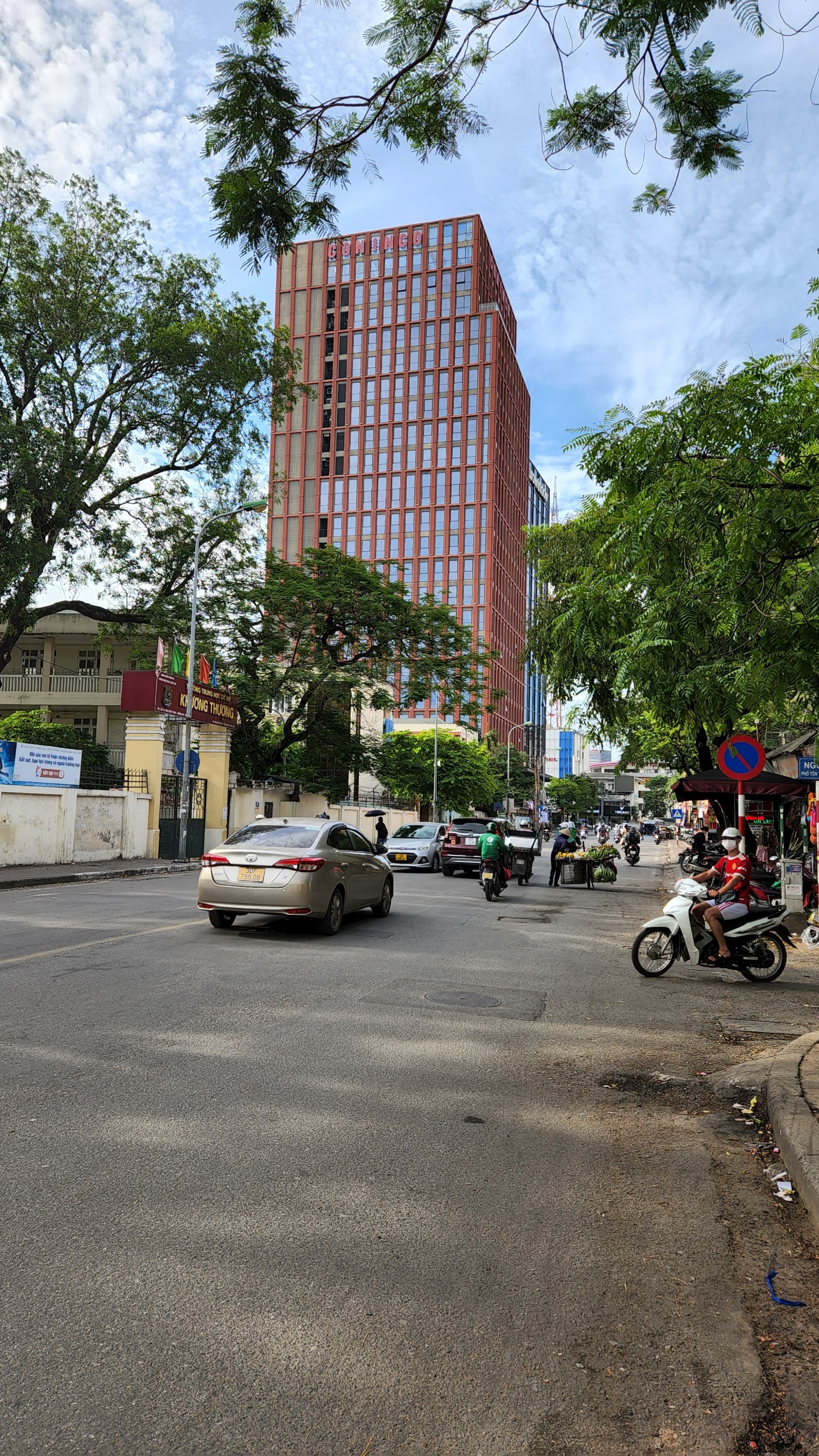 Bán nhà phố Tam Khương - lô góc - mặt tiền 5,5m - diện tích 100m2 - Quận Đống Đa