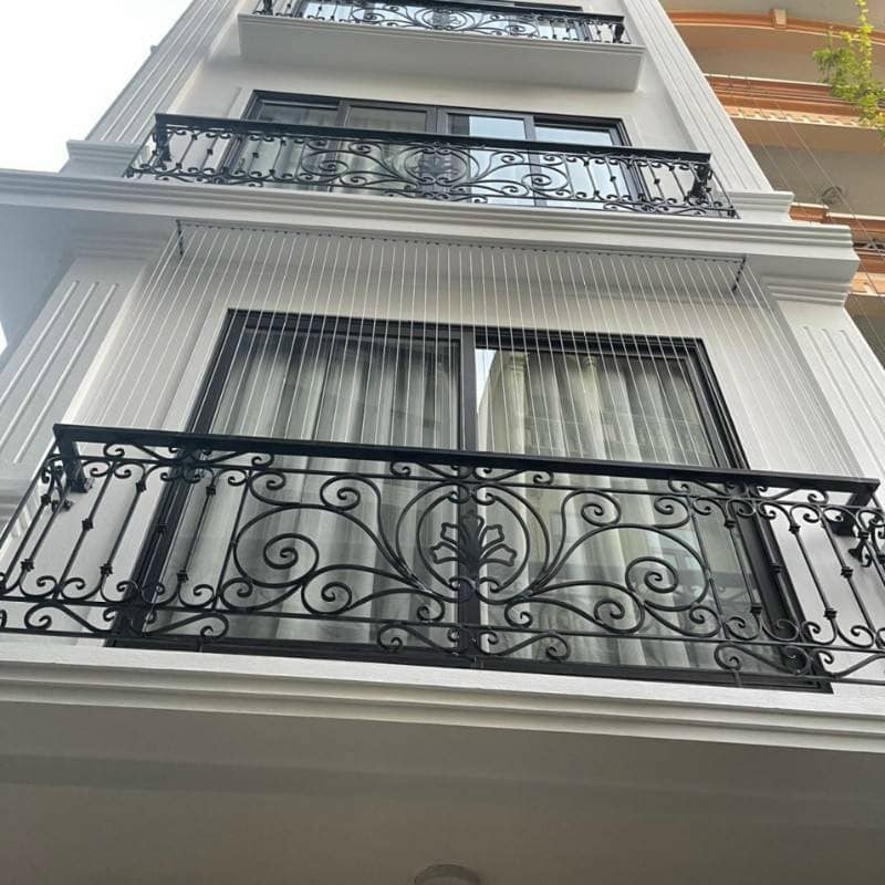 Bán nhà Nguyễn Ngọc Vũ lô góc ô tô đỗ cửa DT 50m2 7 tầng thang máy giá nhỉnh 11 tỷ