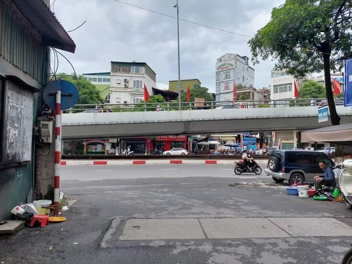 Mặt ngõ Trần Khát Chân - Hai Bà Trưng, ngõ ô tô tránh, không lỗi phong thủy. Diện tích 43m, 4tầng, nhỉnh 9tỷ