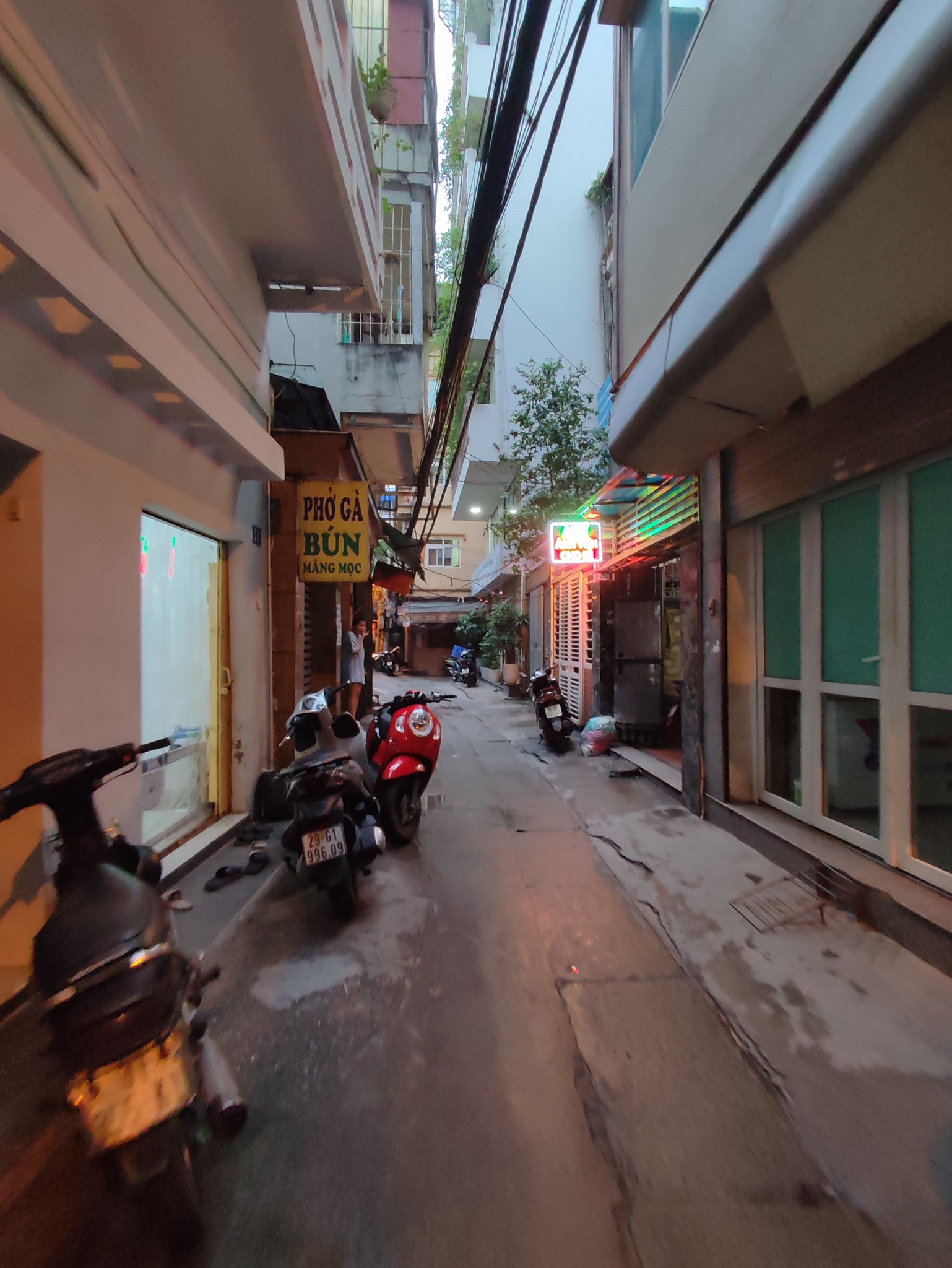 Mảnh đất vàng Quận Đống Đa -cho nhà đầu tư-xây toàn văn phòng - CCMN-150m2-mt5m-nhỉnh 10 tỷ.