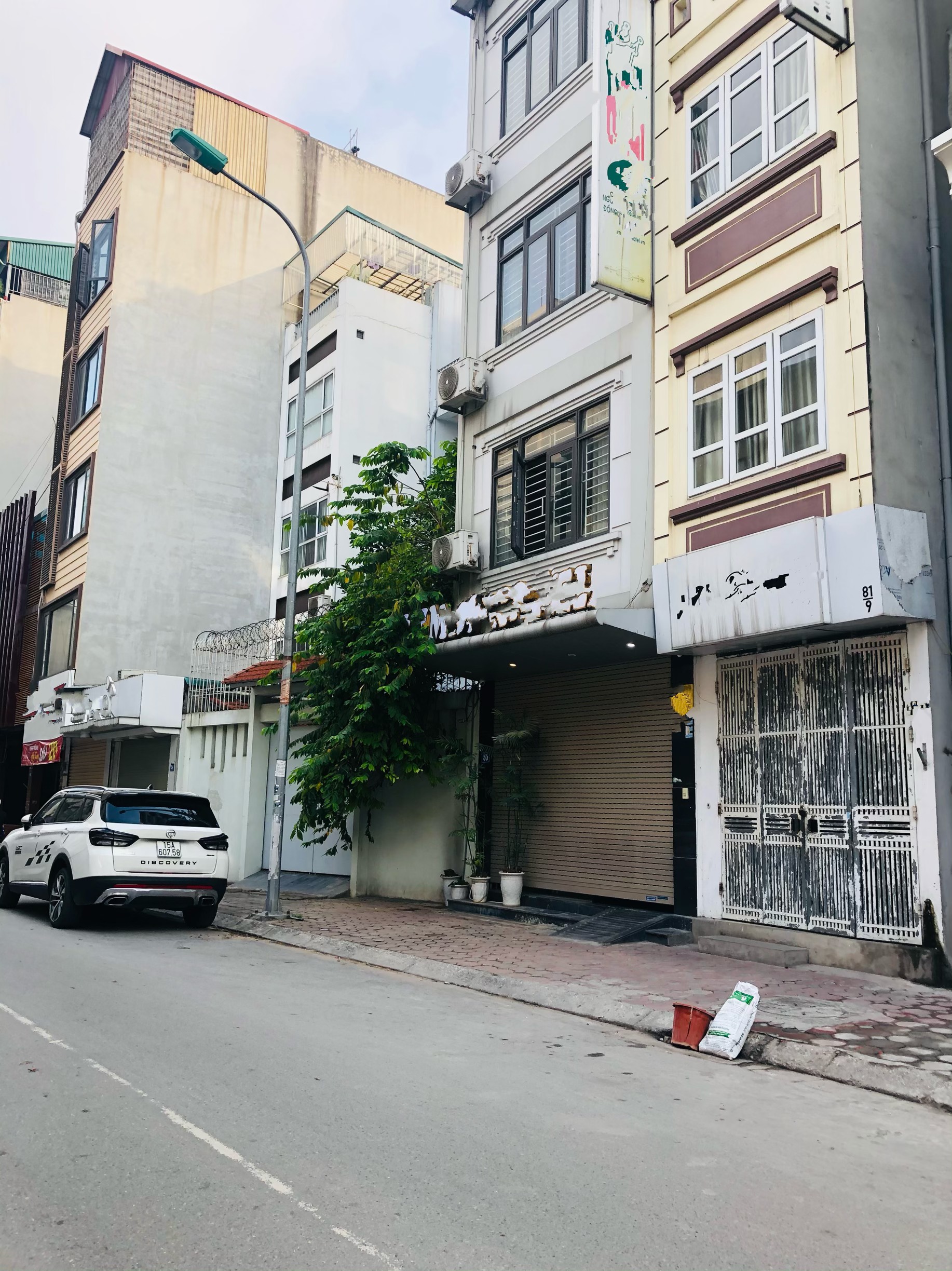 Bán Nhà Phó Đức Chính, Ba Đình 100m2,Thang Máy, MT6m, Lô Góc, KD Sầm Uất, Chỉ Hơn 45 Tỷ.