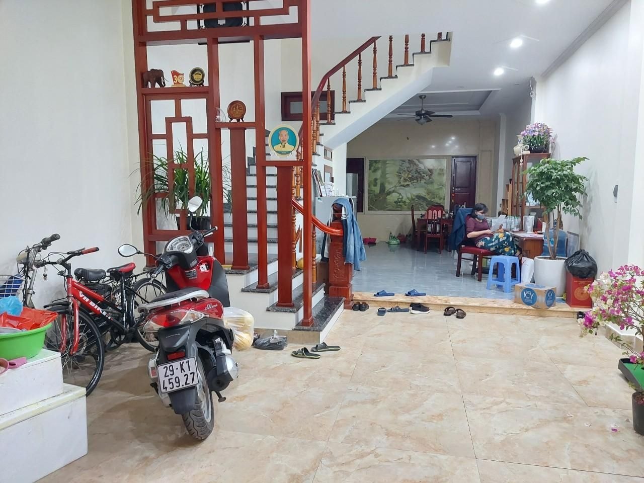 Bán nhà Đặng Vũ Hỷ đẹp mê mẩn 58m2, MT 5m, oto tránh đỗ ngày đêm Chỉ 9 Tỉ ( Có TL )