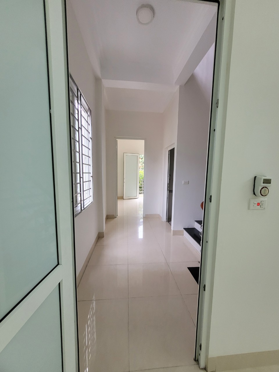 Bán gấp nhà cách đường Võ Chí Công 50m thông Xuân La DT 55m2 4T MT 5m 7.25 tỷ ngõ thông ô tô đỗ cửa