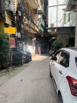 Siêu kinh Điển Giá Cực Rẻ Duy Nhất 1 Căn Phân Lô Hoàng Cầu 50m2 x 4t mt 4.6m giá 8,5 tỷ.