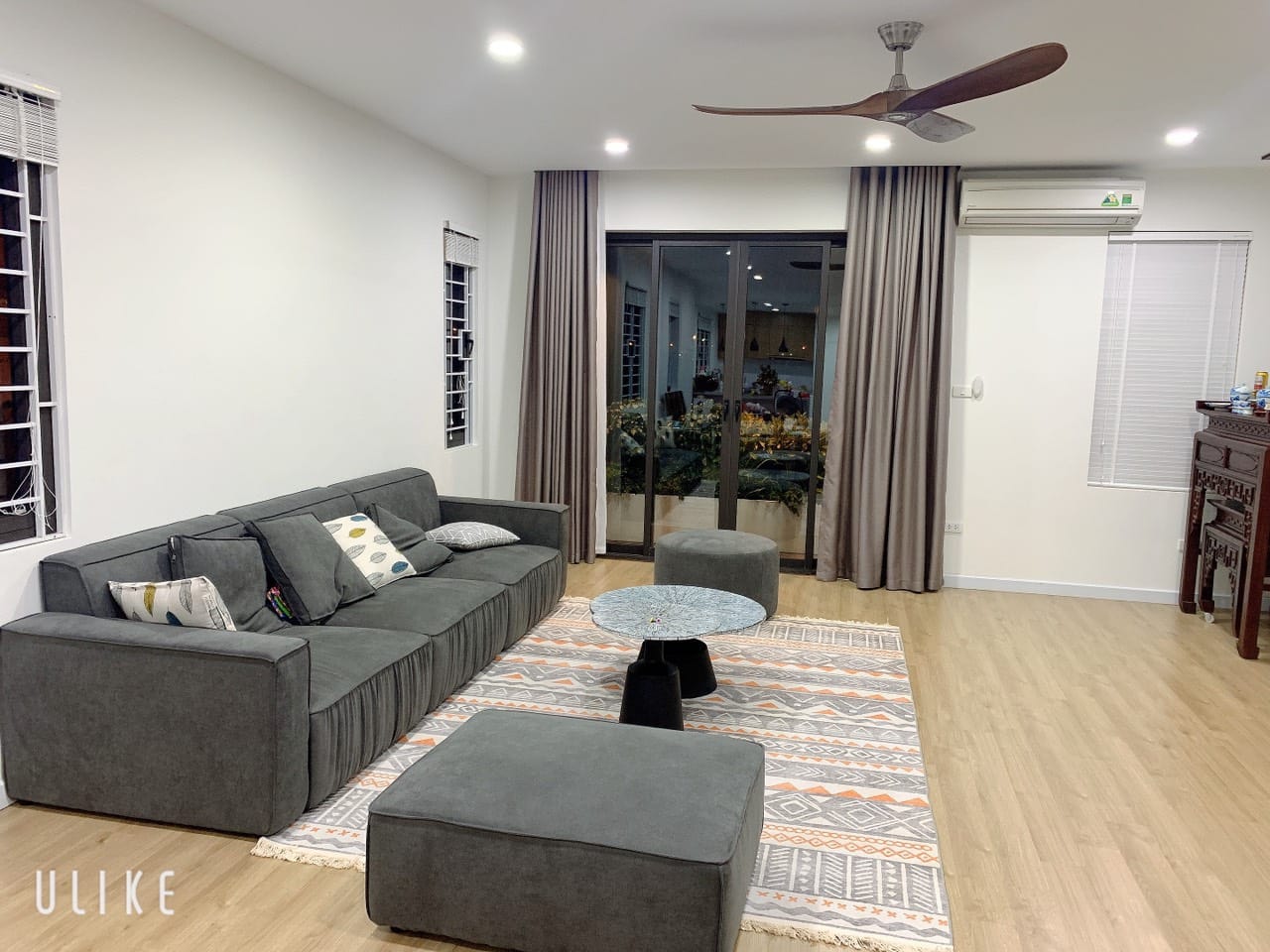 Bán nhà đẹp Phúc Lợi Long Biên, gara, oto tránh, thang máy 90m2, 6T, MT 5.5m Giá 17.5 Tỉ ( Có TL)