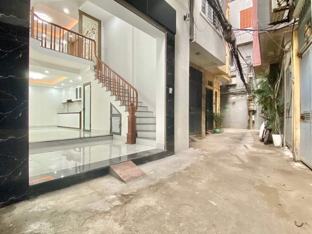 Nhà ngõ 1 Bùi Xương Trạch, Thanh Xuân 40m2 5T MT 4.1m 4.5 tỷ, nhà mới lô góc cực đẹp