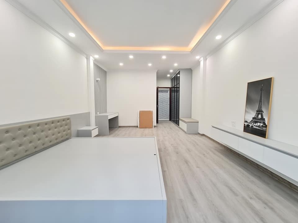 "Bán nhà mặt phố Ô Chợ Dừa, Đống Đa 66m, 5 tầng, mt 5.5m. Giá: 33.5 tỷ