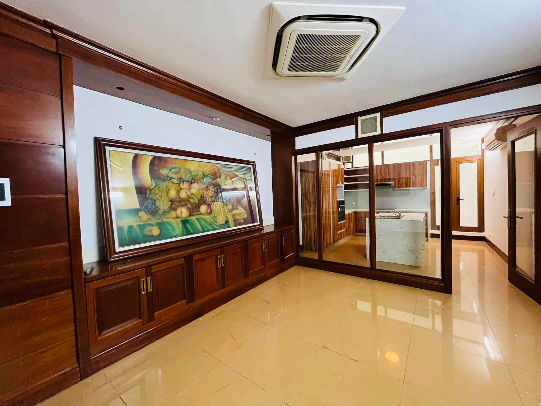 MẶT NGÕ ÔTÔ VÀO NHÀ-80M 29xTỶ-YẾT KIÊU HOÀN KIẾM-THANG MÁY-NHÀ ĐẸP Ở NGAY