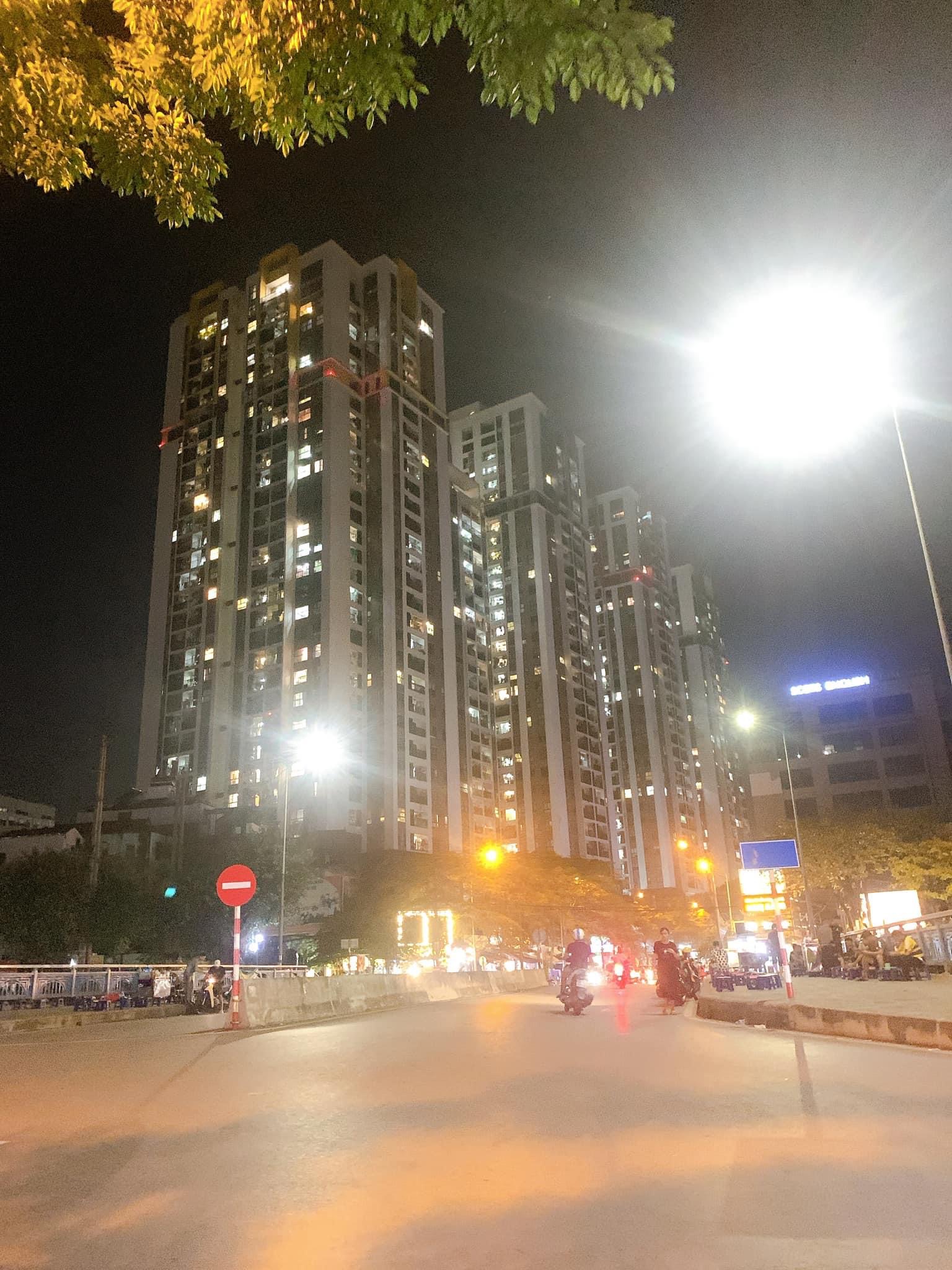 Bán 220m2 MT 9m Mặt Phố Vũ Tông Phan. Xây 10 Tầng Cực Đẹp