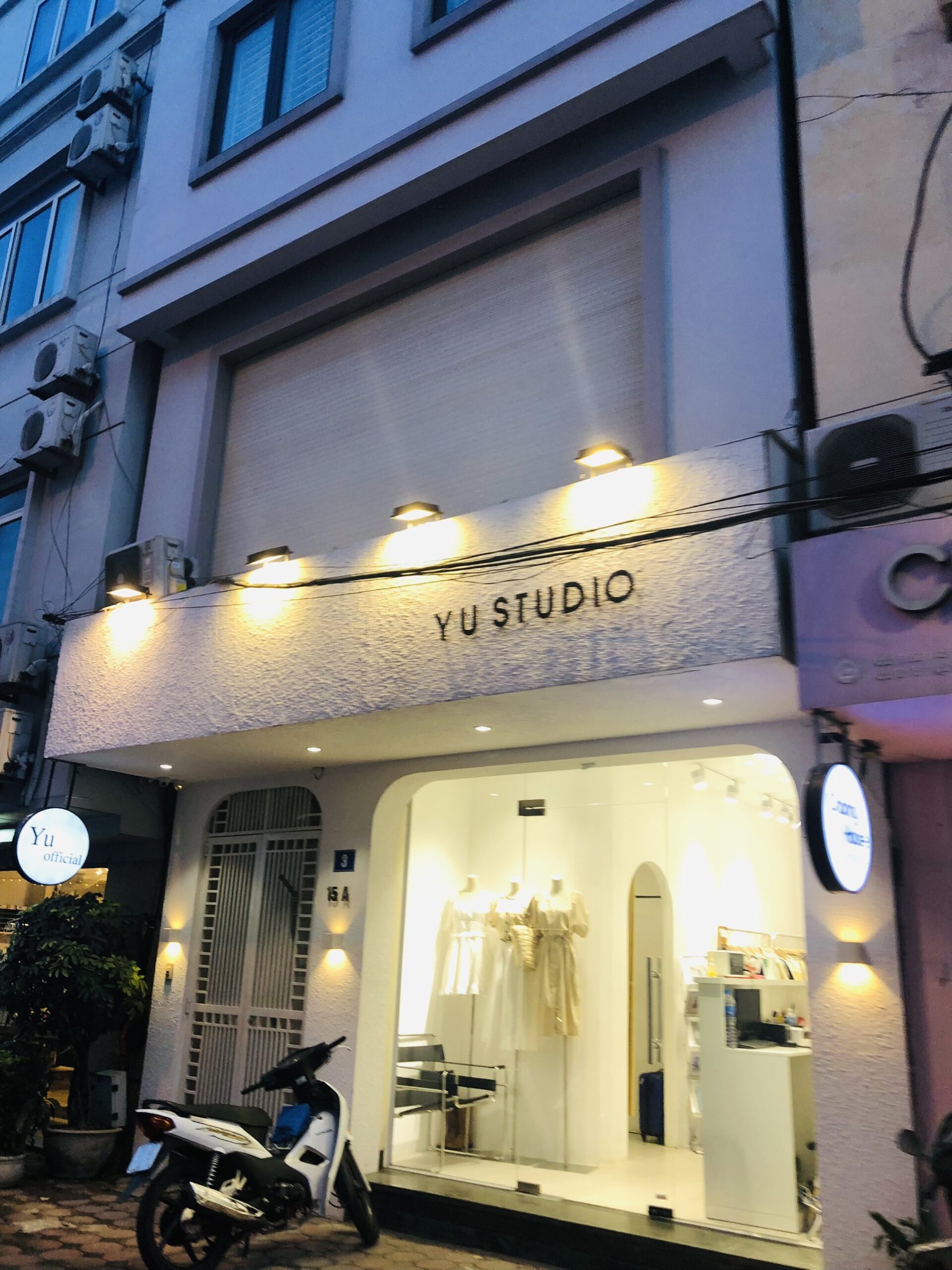 Bán Nhà Dòng Tiền 2.5 tỷ/năm Linh Lang, Ba Đình, 130m2,Thang Máy, Mặt tiền 9m, Ô Tô Đỗ, Chỉ Hơn 41 Tỷ