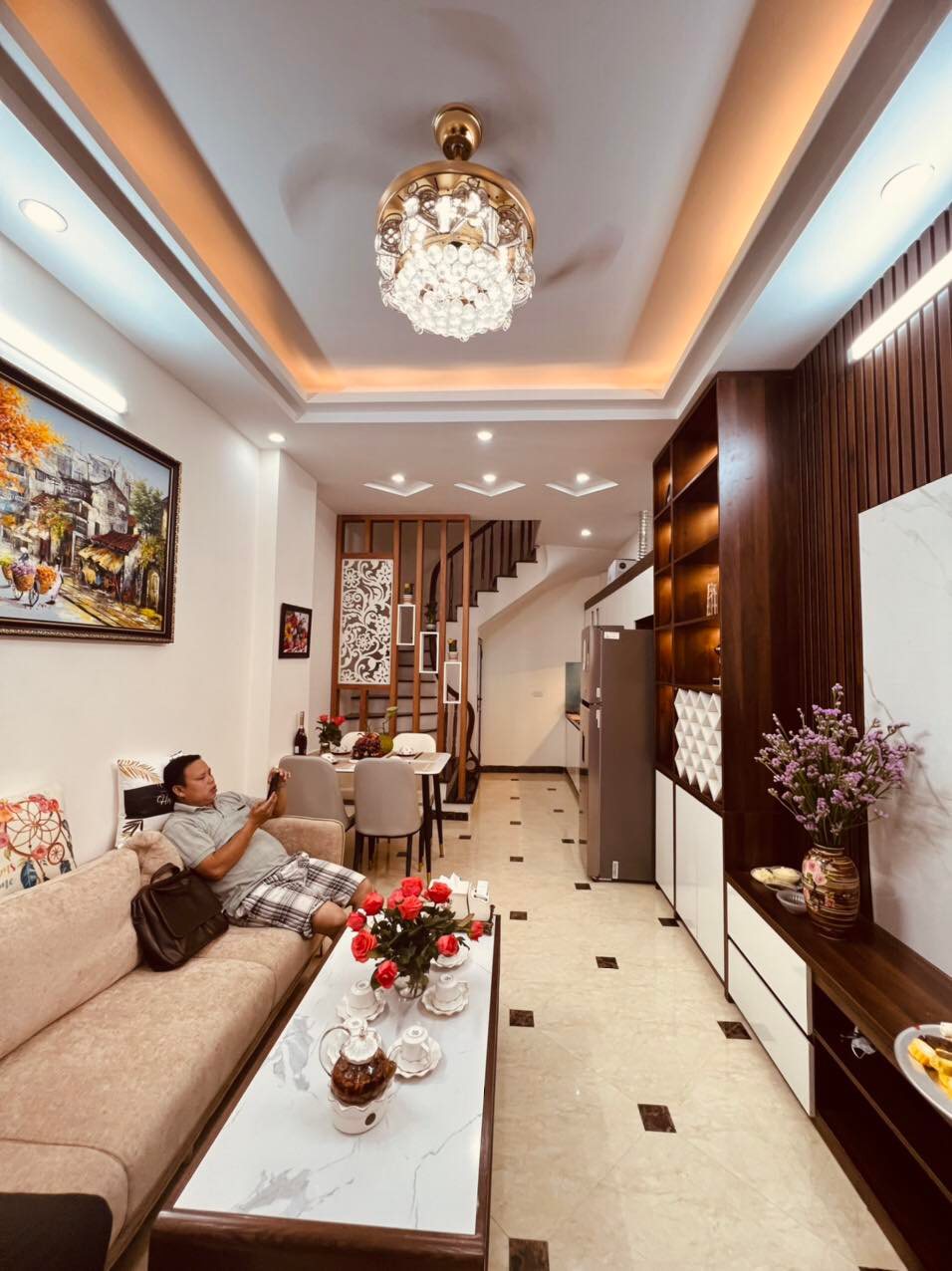 Cần bán gấp nhà ở Hoàng Mai đầy đủ nội thất đẹp, nhà mới về ỏ luôn, oto qua nhà kinh doanh