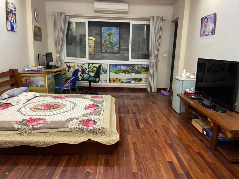 Bán Gấp Mặt Phố Nguyễn Phong Sắc, Kinh Doanh, Ô Tô, DT 100m 3 Tầng MT 8m 15 Tỷ, LH 0918899855